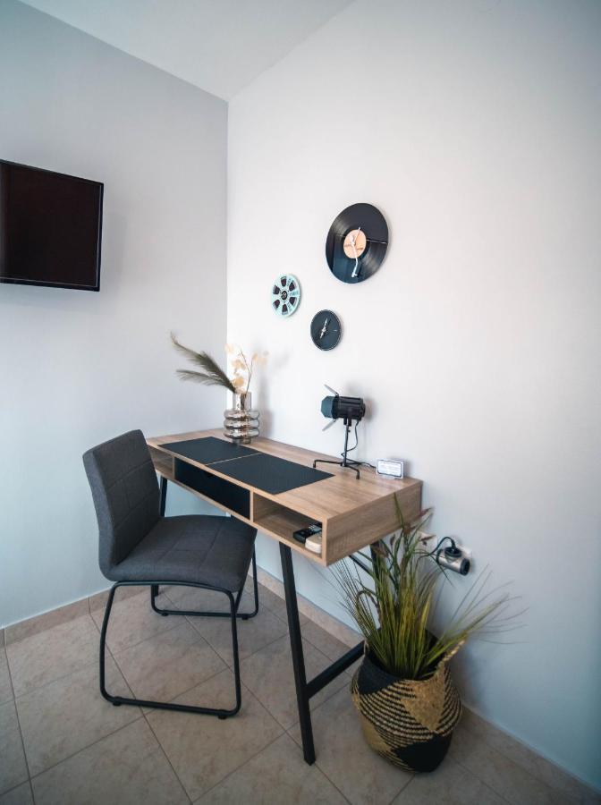 Menta Retro - Central Spot Apartments 볼로스 외부 사진